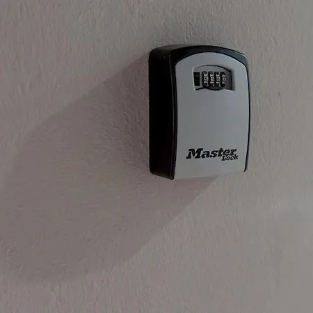 Al Centro 3 * スタブロス